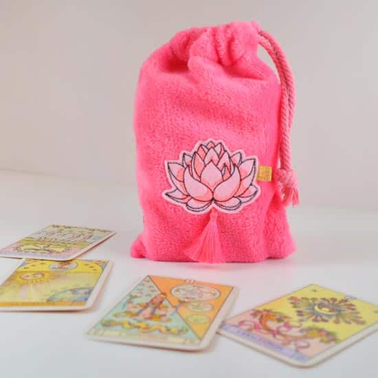 pochon rangement jeu de tarot lotus rose fourrure rose