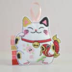 maneki neko lucky cat décoration brodée